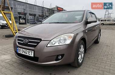 Хэтчбек Kia Ceed 2007 в 