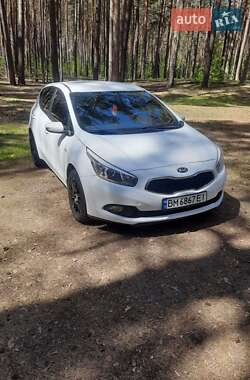 Хэтчбек Kia Ceed 2013 в 