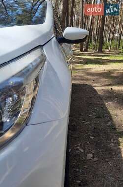 Хэтчбек Kia Ceed 2013 в 