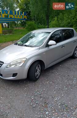 Хэтчбек Kia Ceed 2007 в Тараще