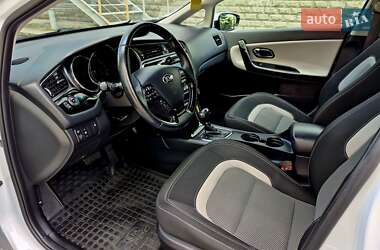 Хэтчбек Kia Ceed 2016 в 