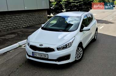 Хэтчбек Kia Ceed 2016 в 