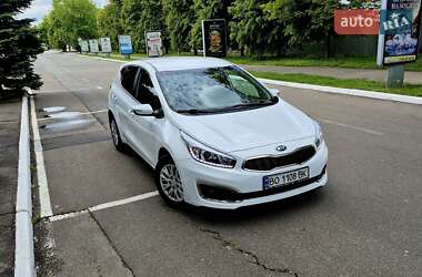 Хэтчбек Kia Ceed 2016 в 