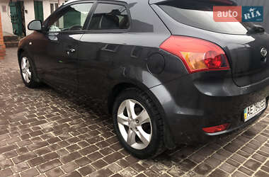 Хэтчбек Kia Ceed 2008 в 
