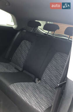 Хэтчбек Kia Ceed 2008 в 