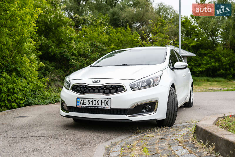 Хэтчбек Kia Ceed 2016 в Днепре фото 2 Хэтчбек Kia Ceed 2016 в Днепре