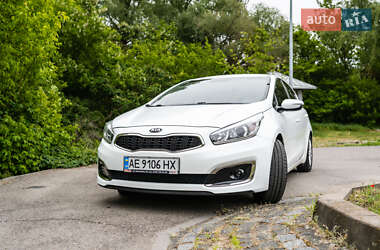 Хэтчбек Kia Ceed 2016 в 