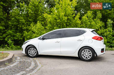 Хэтчбек Kia Ceed 2016 в 