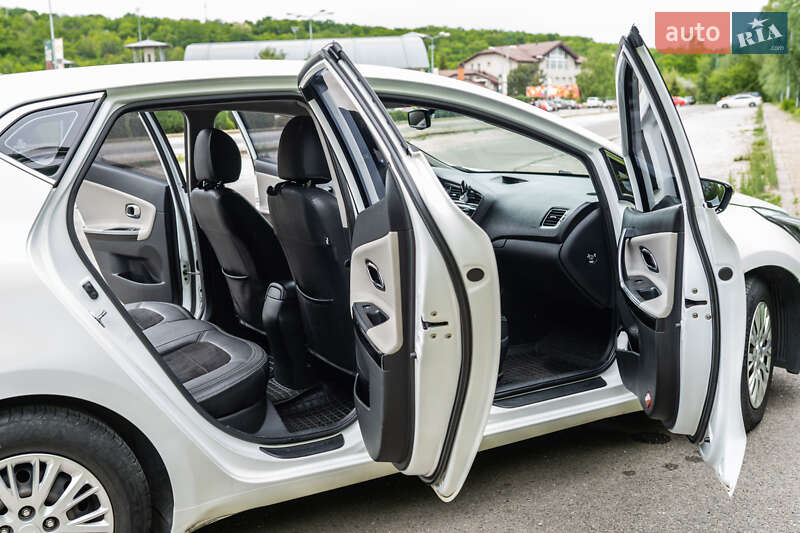 Хэтчбек Kia Ceed 2016 в Днепре фото 18 Хэтчбек Kia Ceed 2016 в Днепре