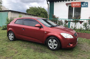 Хэтчбек Kia Ceed 2008 в 