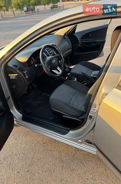 Хэтчбек Kia Ceed 2010 в 