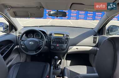 Хэтчбек Kia Ceed 2007 в 