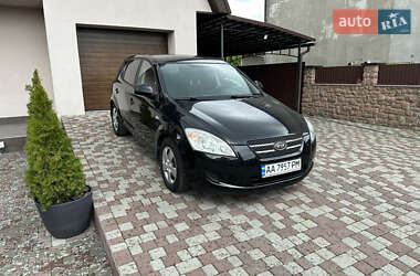 Хетчбек Kia Ceed 2009 в 