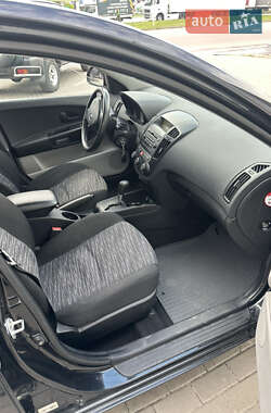 Хетчбек Kia Ceed 2009 в 