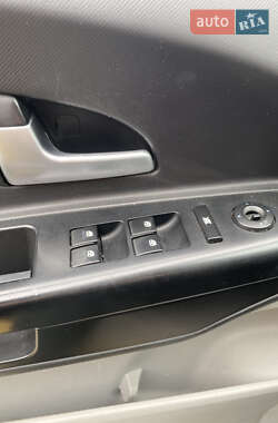 Хэтчбек Kia Ceed 2008 в 