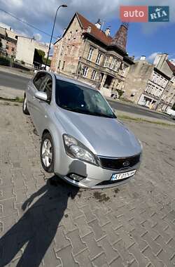 Хэтчбек Kia Ceed 2009 в Брошневе-Осаде