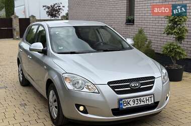 Хетчбек Kia Ceed 2007 в 
