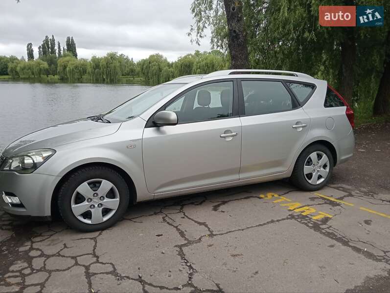 Універсал Kia Ceed 2011 в Рівному