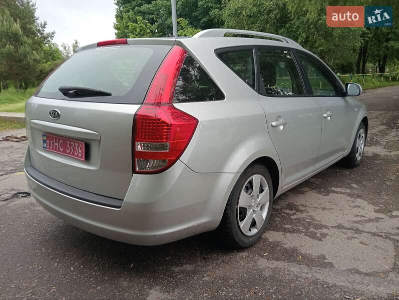 Універсал Kia Ceed 2011 в Рівному