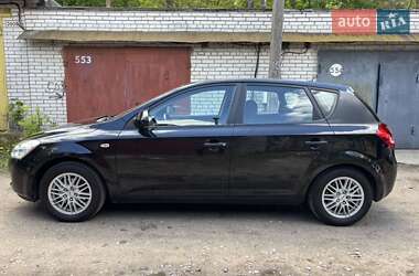 Хэтчбек Kia Ceed 2008 в Обухове