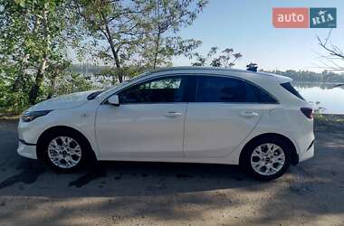 Хэтчбек Kia Ceed 2023 в Днепре