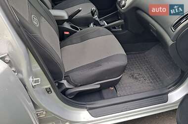 Хетчбек Kia Ceed 2010 в 