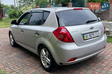 Хетчбек Kia Ceed 2008 в 