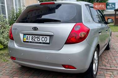 Хетчбек Kia Ceed 2008 в 