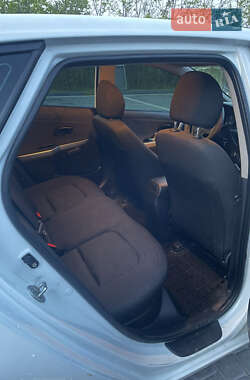 Хэтчбек Kia Ceed 2012 в 