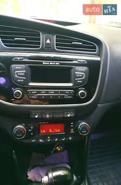 Хэтчбек Kia Ceed 2013 в 