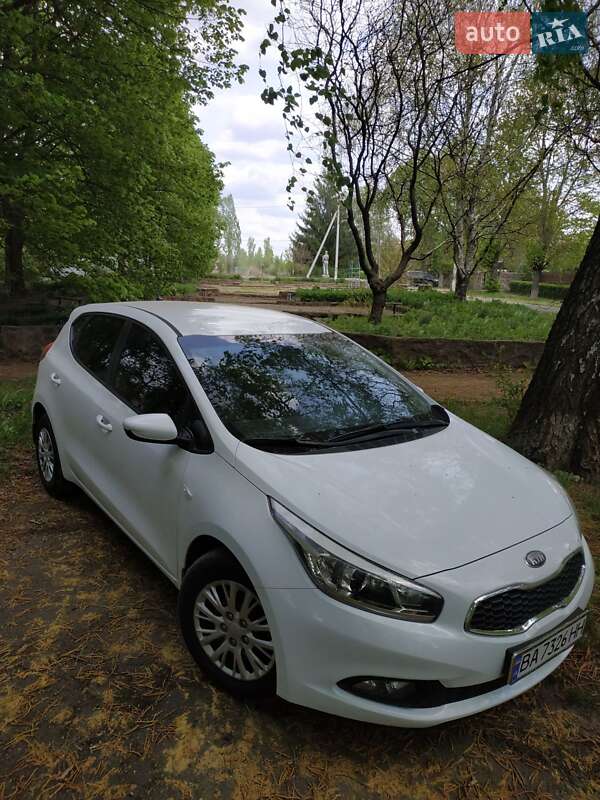 Хэтчбек Kia Ceed 2013 в Новоукраинке