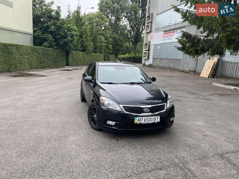 Хэтчбек Kia Ceed 2009 в Киеве