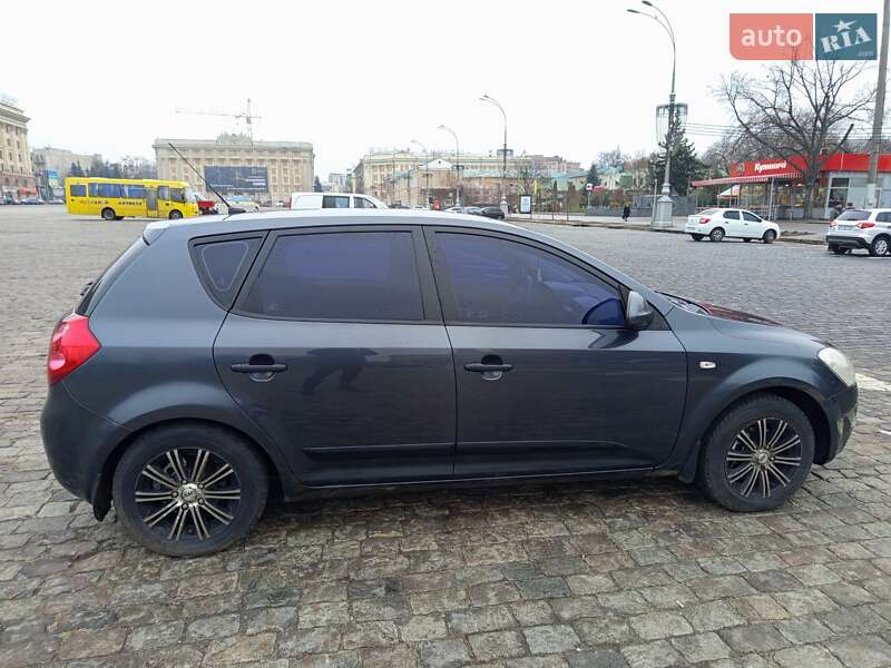 Хэтчбек Kia Ceed 2008 в Харькове