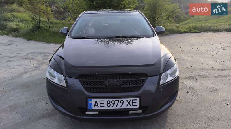 Хэтчбек Kia Ceed 2007 в Широкой Даче