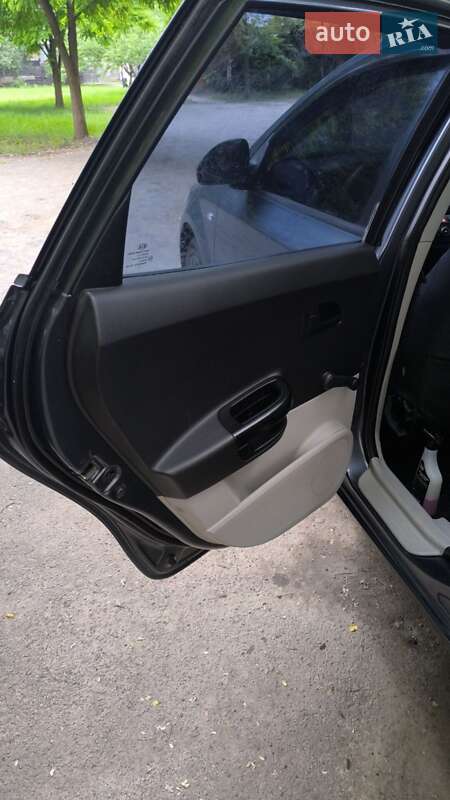 Хэтчбек Kia Ceed 2007 в Широкой Даче