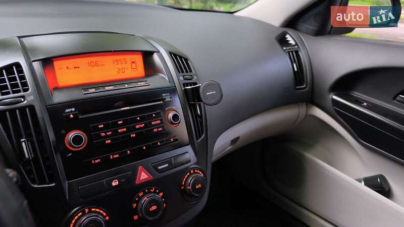 Хэтчбек Kia Ceed 2007 в Широкой Даче