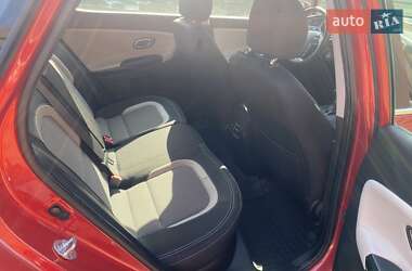 Хэтчбек Kia Ceed 2017 в 