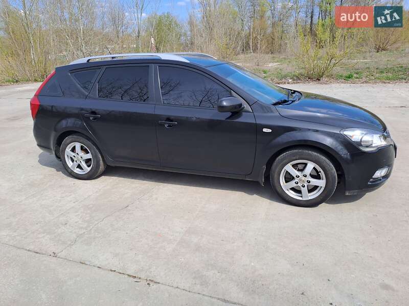 Универсал Kia Ceed 2011 в Краснограде