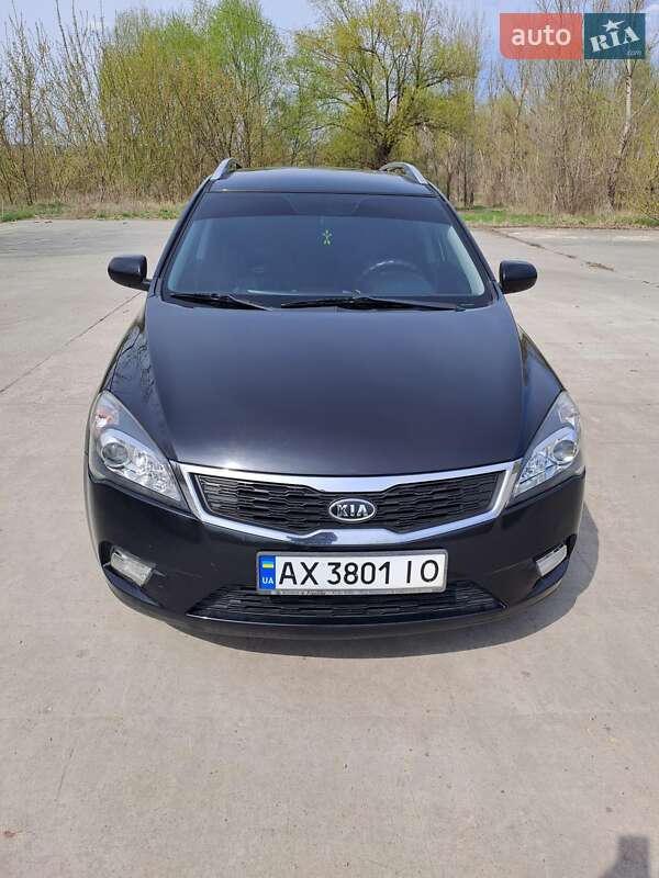 Универсал Kia Ceed 2011 в Краснограде