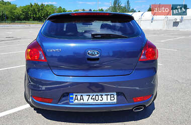 Хэтчбек Kia Ceed 2009 в 
