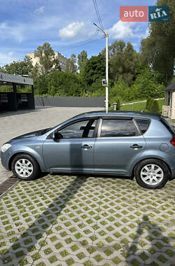 Хэтчбек Kia Ceed 2008 в 
