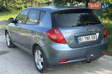 Хэтчбек Kia Ceed 2007 в 