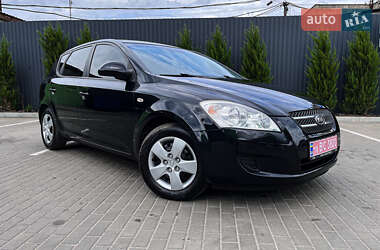 Хэтчбек Kia Ceed 2007 в 