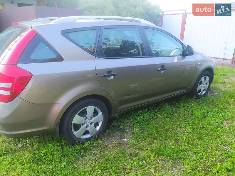 Универсал Kia Ceed 2009 в Киеве