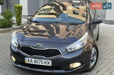 Хэтчбек Kia Ceed 2013 в 