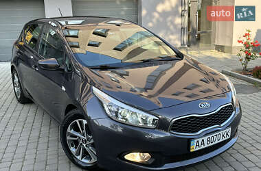 Хэтчбек Kia Ceed 2013 в 