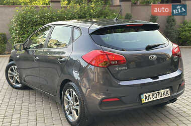 Хэтчбек Kia Ceed 2013 в 