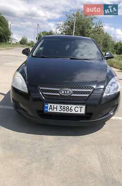 Хэтчбек Kia Ceed 2008 в Синельниково