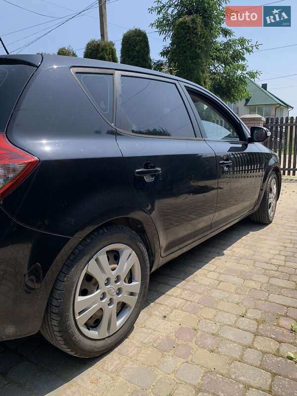 Хэтчбек Kia Ceed 2009 в Богородчанах