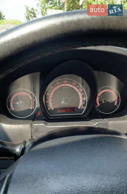 Хэтчбек Kia Ceed 2009 в 